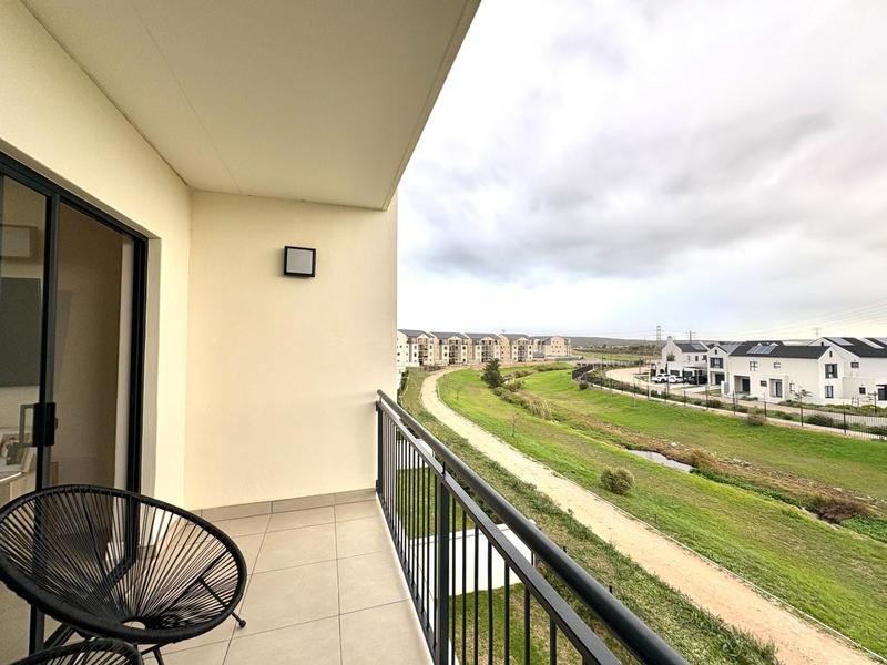 To Let 2 Bedroom Property for Rent in Somerset West Western Cape